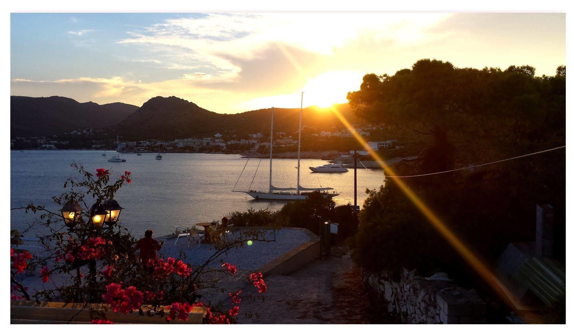 Kavos Bay Seafront Hotel Agia Marina  Exterior foto